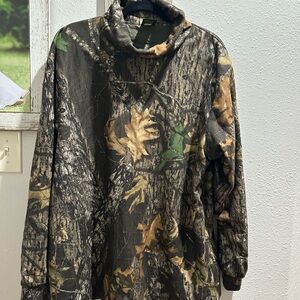 Vintage Cabela's Green and Brown Camouflage Pullover Loose Turtleneck